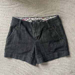 one 5 one Black Denim-Look Women's Shorts with Floral Waist Lining